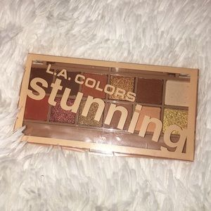 L.A Colors Stunning eyeshadow